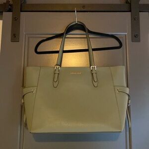 Michael Kors Voyager
